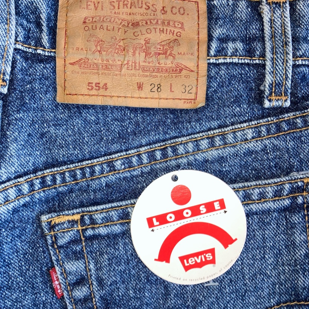 Levi’s 554 Vintage 90s High Rise Mom Jeans - Picture 3 of 9